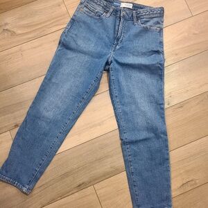 Old navy size 8 cropped jeans